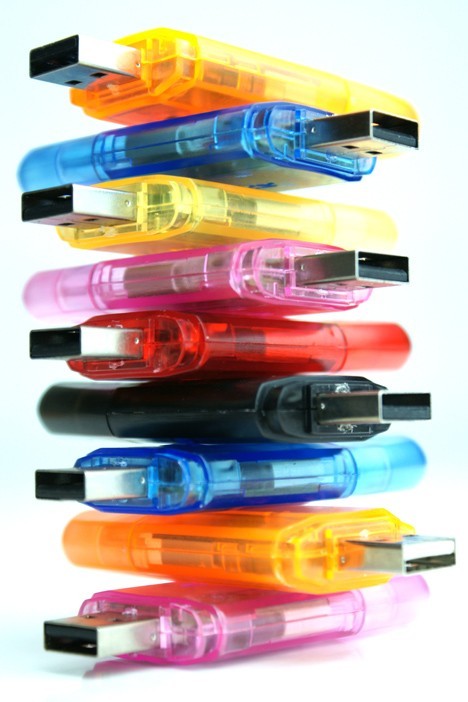 Une clé USB connectée à un ordinateur professionnel peut être consultée librement par l'employeur