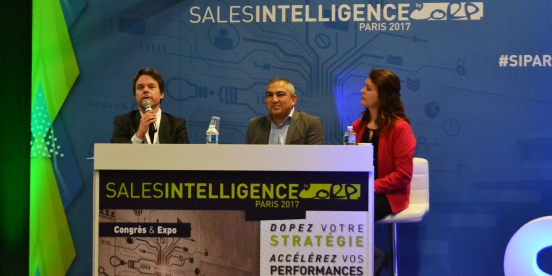 Jean Muller, vice-président adjoint des ventes et du développement de JCDecaux (gauche), et Olivier Novasque, fondateur et PDG de Sidetrade