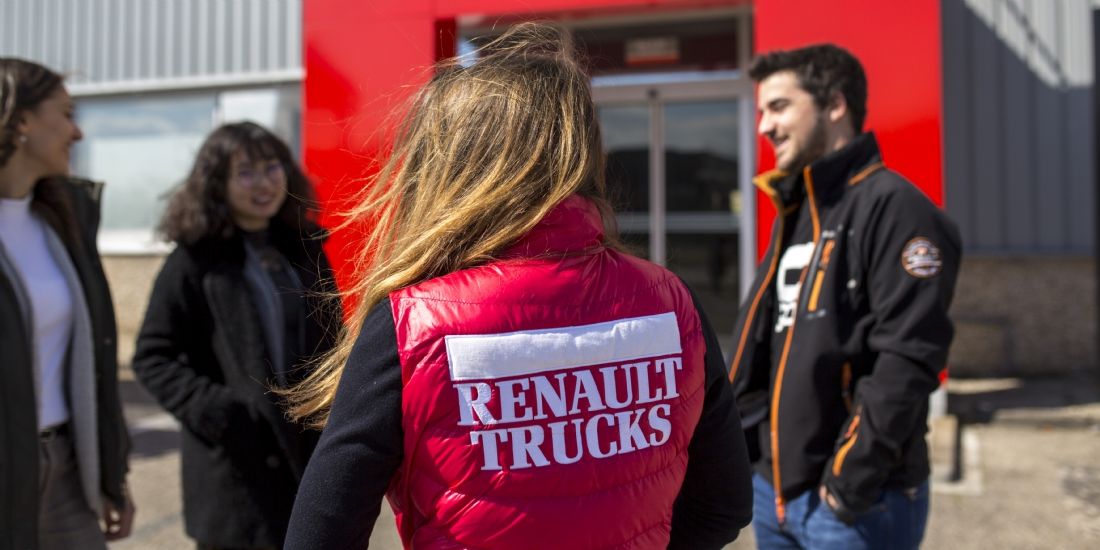 Les concessionnaires convaincus par l'école des ventes de Renault Trucks