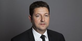 Philippe Dessertenne, directeur national des ventes de la division Professionnel du Groupe Eugène Perma